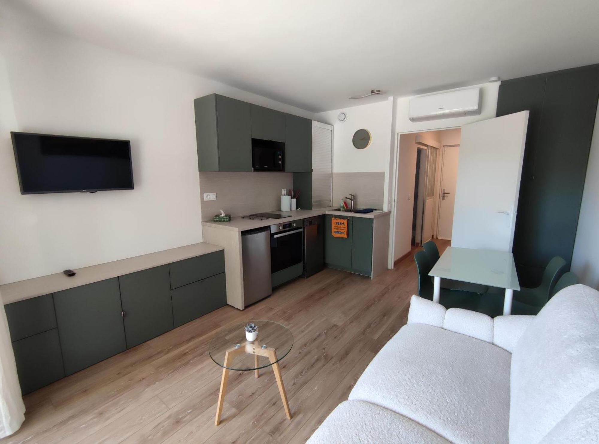 Studio Avec Parking Centre-Ville Face A La Gare Plage & Commerces Arcachon Exterior photo